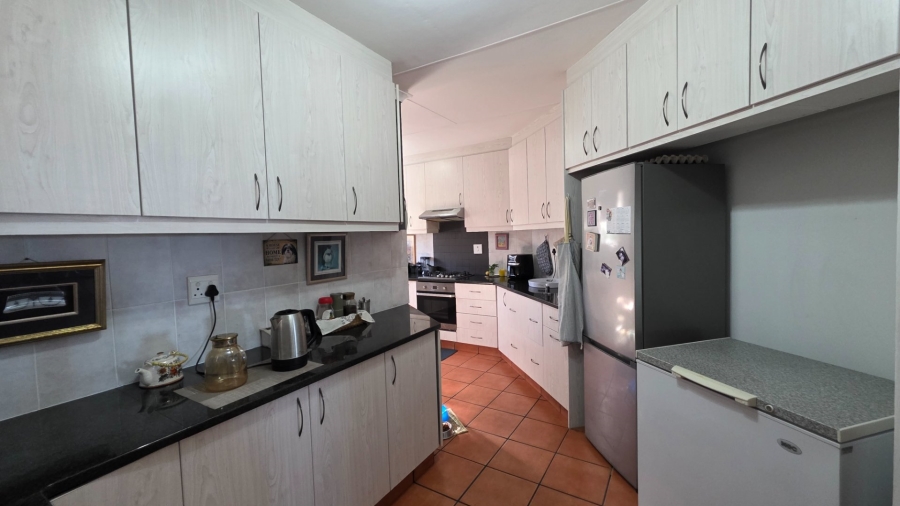 4 Bedroom Property for Sale in Boggomsbaai Western Cape